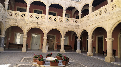 Palacio Municipal Castillo de Luna, Rota