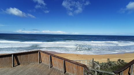 Logans Beach Whale Watching Platform, 