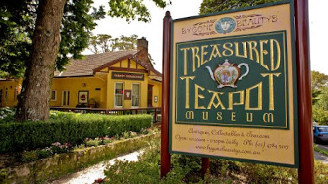 Bygone Beautys Treasured Teapot Museum & Tearooms, 