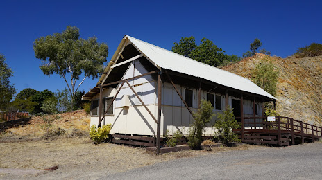 Mount Isa Tent House, 
