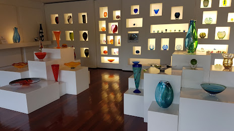 Höglund Art Glass Studio & Gallery, 