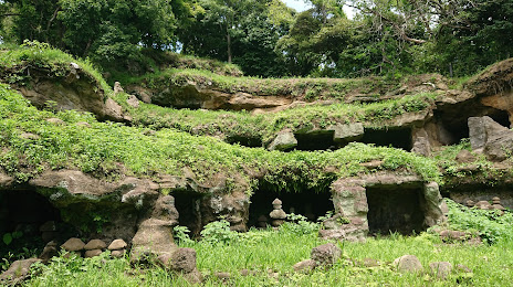 Mandarado Yagura Tombs, Zushi