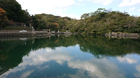 Myōjin Pond, 