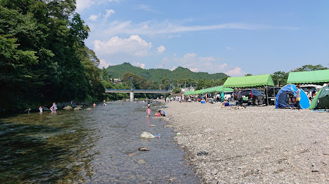 Akigawa Bridge River Park Barbecue Place, 