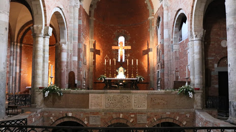 Basilica of San Savino, Piacenza, Пьяченца