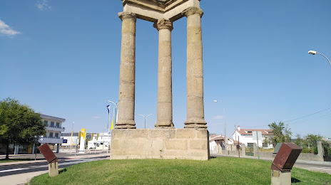 Tres Columnas, Ciudad Rodrigo