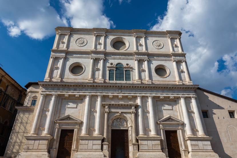 Basilica di San Bernardino da Siena, L'Aquila