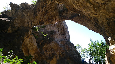 Strázsa-hegy Cave, Vác