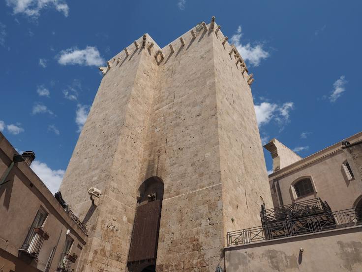 Башня Торре-дель-Элефанте, Кальяри