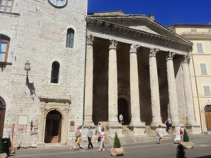 Church of Santa Maria sopra Minerva in Assisi, Ассизи