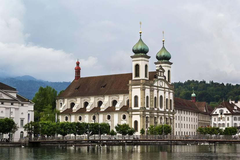 Jesuit Church, Lucerne, Кринс