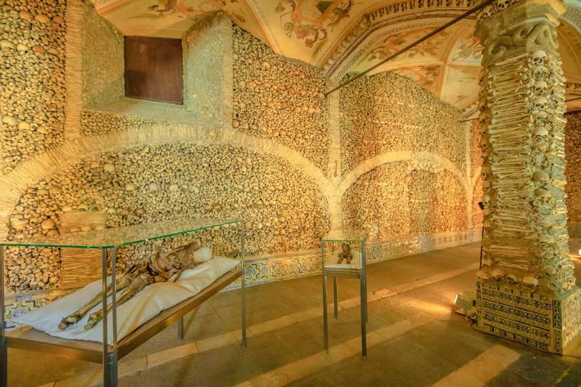 Chapel of Bones(Capela dos Ossos), Evora