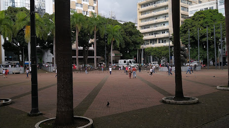 Plaza de Bolívar, Dos Quebradas