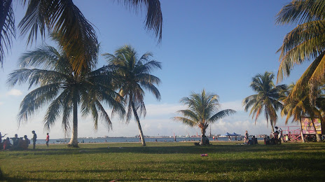 Playa de la Coca Cola, Puerto Cortes