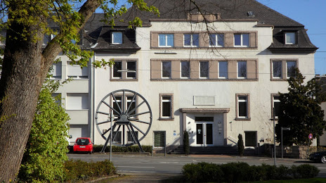 Institut für Stadtgeschichte - RETRO STATION, Ρεκλινγκχάουζεν