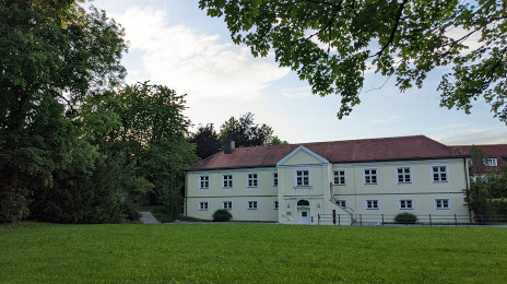 Schlosspark Ismaning, Garching