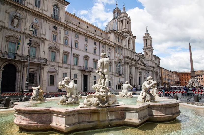 Fiumi Fountain, Roma