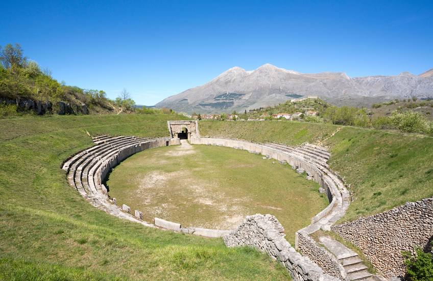 Amphitheater Alba Fucens, Avezzano
