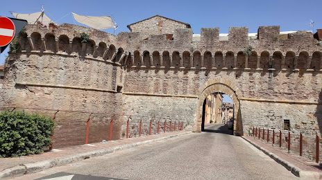 Porta Volterrana (o Porta Nuova), Colle di Val d'Elsa