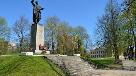 Памятник героям-партизанам, Кингисепп