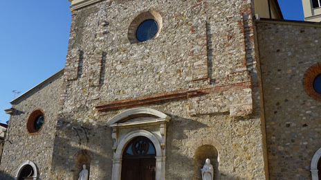 Chiesa Parrocchiale della Sacra Famiglia, Carrara
