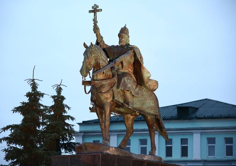 Памятник Ивану Грозному, Чебоксары