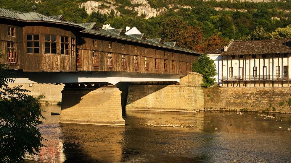 Covered Bridge, Lovech, Lofça