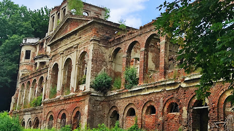 The ruins of the palace in Sławikowie, 