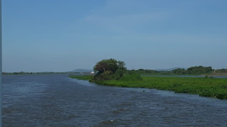 Canal Tamengo, Puerto Suárez
