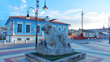 Памятник Козе, Урюпинск