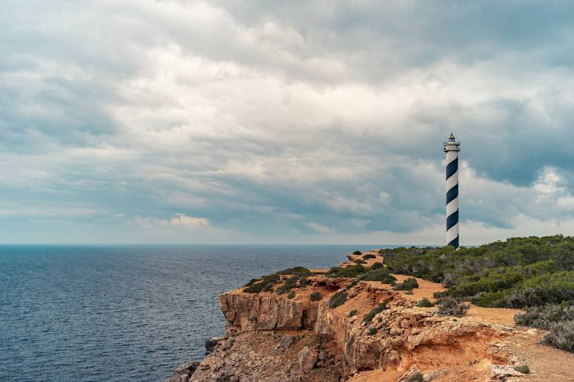Punta Moscarter lighthouse, 
