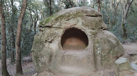 Roca foradada, Mollet del Vallès