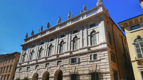 Palazzo Canossa, Verona