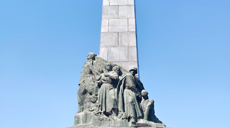 Памятник Героям-Комсомольцам, 