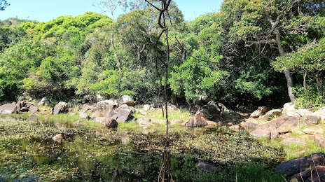 Hồ Đá Vách, 