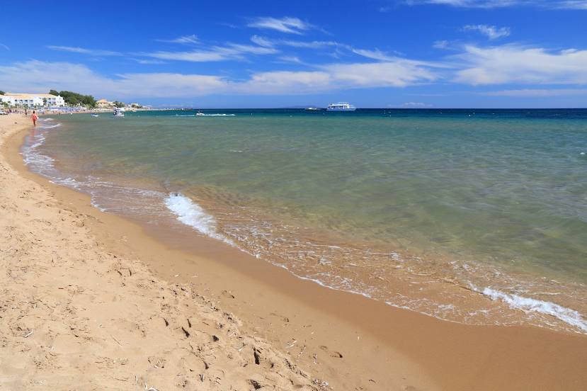 Παραλία Ίσσος, Κέρκυρα