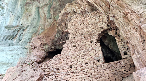 Black Cave, Agrinio