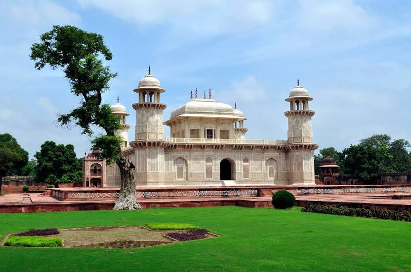 Itmad-ud-Daula, Agra