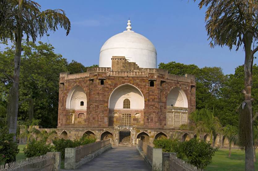 Meer Nawab Shah Saiyed Qutubuddin Tomb, 