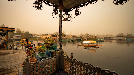 Houseboat Altaf And Transportation, 