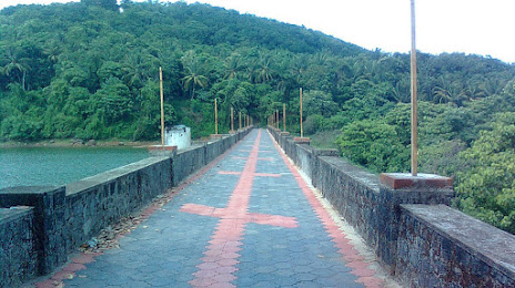 Poomala Dam Park, 