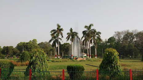 Victorial Memorial Company Garden Allahabad, 
