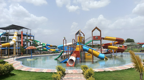 Girnar Waterpark & Resort, 