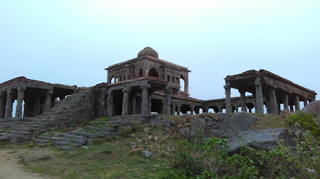 Queen's Fort - Krishnagiri, 