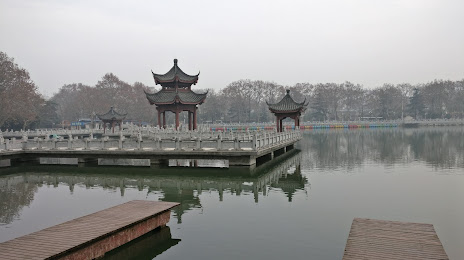 Xiangyang Park, 샹양 시