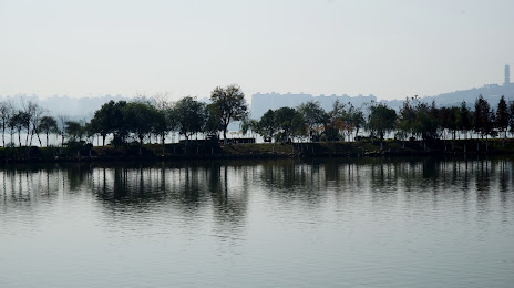 Nanhu Lake, 웨양 현
