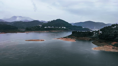 Yinghu Lake Scenic Spot, Ankang