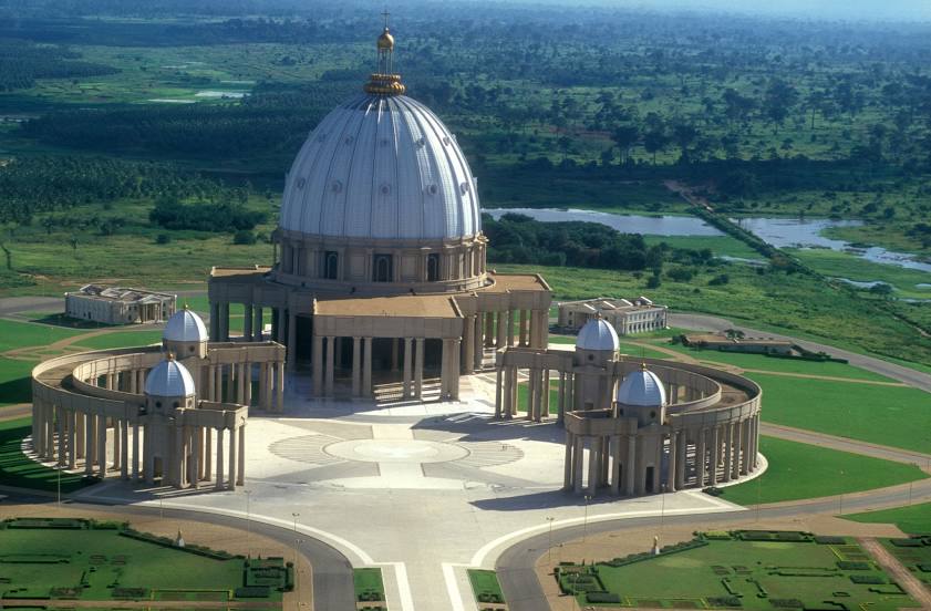The Basilica of Our Lady of Peace of Yamoussoukro, Yamusukro