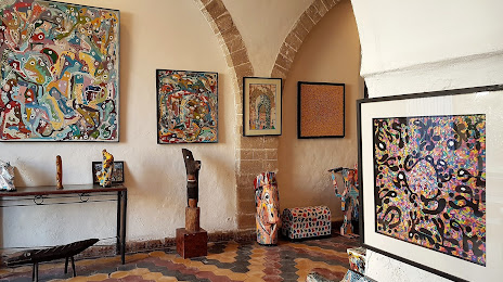 Galerie d'art Damgaard, Εσαουίρα
