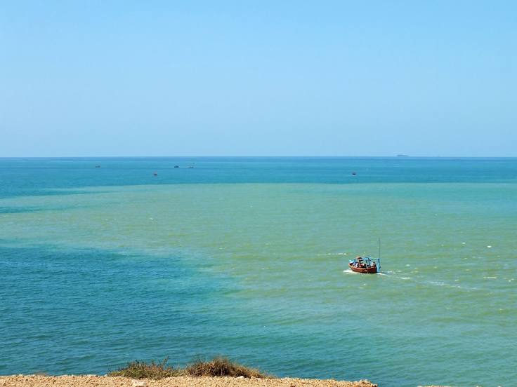 Sunehri Beach Deep Blue Sea, Καράτσι